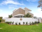 2/32 T E Peters Drive, Broadbeach Waters QLD 4218 House...