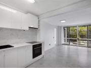 2/33 Darrambal Street, Surfers Paradise, QLD 4217