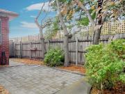 2/33 First Avenue, Strathmore VIC 3041