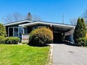 2345 Ryder St Ottawa ON K1H 6X4 3 Bedroom Apartment for...