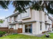 $2350/2 bd 814 sq ft Bright 2bd/1 bath ground corner...