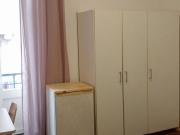 235205 Quarto cama de casal junto ao metro.