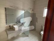 235sq yd Villas at Precinct 31 Close to Gallery and...