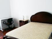 238854 Quarto de 19 m2 com cama de casal e.