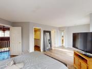 239 29 Avenue Northwest 4 Bedroom Apartment for Rent at...