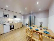 Chambre à louer dans un appartement partagé de 8...