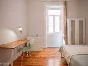 240512 Quarto com cama de casal na Alameda
