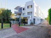 2/407 Esplanade Torquay, QLD 4655