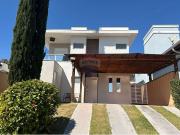 242.79 Área Útil Casa Alugar, 3 Ambientes localizado em...