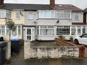 24 Dimsdale DriveEnfieldLondon 3 bed detached house to...