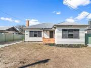 24 Grammar Street, Wendouree, VIC 3355