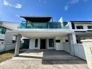 24 hours guarded Freehold Renovated 2 Storey SemiD