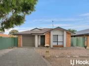 24 Tangarine Court, Munno Para West, SA 5115
