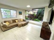 250 Área Útil Casa Alugar, 5 Dormitórios localizado em...