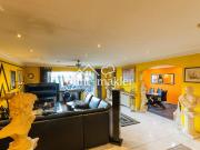 251 m² auf einer Ebene, separater Eingang, riesen...