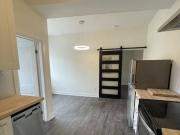 2563 Dundas Street West 4 Toronto ON M6P 1X6 1 Bedroom...