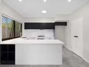 2/584 Gowan Road, Stretton QLD 4116 House For Rent