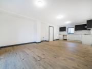 259 High Street, Kent ME1, 2 bed flat to rent, £1,300...
