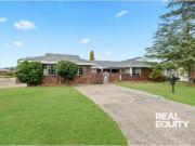 25 Ashfordby Street, Chipping Norton House for rent...