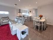 Contemporary Family Living in Mayfield Estate