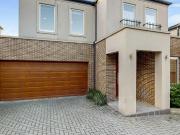 2/5 Dunure Court, Balwyn VIC 3103 Townhouse For Rent |...