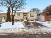 25 Faraday Gardens, Belleville Ward, ON, K8P 5J5 house...