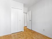 Mid rise apartment building in Centretown One month free...