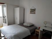 263650 Quarto com cama de casal, com varanda.