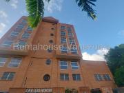 26 8202 Se alquila comoda y espaciosa oficina comercial...