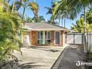 2/6 Coventry Court, Labrador, QLD 4215