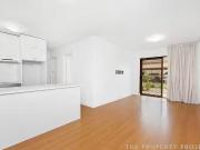 2/6 Mcnamara Way, Cottesloe, WA 6011