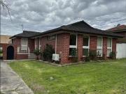 For Lease – Modern Comfort & Prime Location 26 Sherbrook...