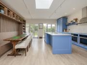 26 Whitchurch Gardens Edgware 2718834