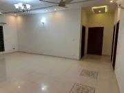 2700 Ft² Flat for Rent