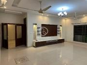 2700 Ft² Flat for Sale