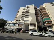 2700 Sq Feet 4 Bedrooms Specious Luxury Appartment Mall...