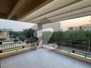 272 Sq Yd Ready To Move Villa In Precinct 1 0.5km From...