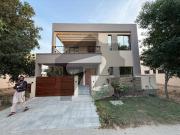 272sq yd 5 Bedrooms Luxury Villa is Available FOR RENT....