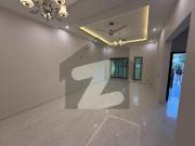 272sq yd 5 Bedrooms Luxury Villa is Available FOR RENT....