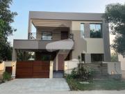 272sq yd 5 Bedrooms Luxury Villa is Available FOR RENT....