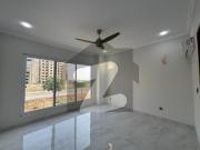 272sq yd LUXURY 5 BEDROOMS Villa in Precinct 8. All...
