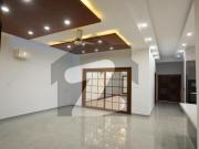 272sq yd Ready to Move Villa in Precinct 1 0.5km from...