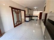 273 Área Útil Casa Alugar, 3 Dormitórios localizado em...