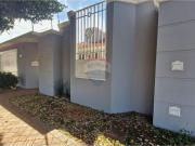 274 Área Útil Casa Alugar, 4 Dormitórios localizado em...