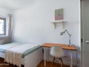275843 Quarto incrvel com cama de solteiro.
