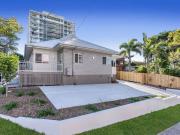 2/75 Regent Street, Woolloongabba QLD 4102 Studio For...