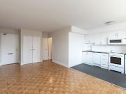 276 Rue St George Bachelor