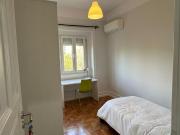 27920 Quarto de solteiro Neat a poucos.