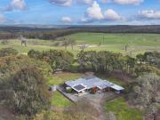 27.11HA 67 Acres Highly Improved Hobby Farm Modern...