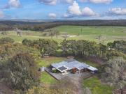 27.11HA 67 Acres Highly Improved Hobby Farm Modern...